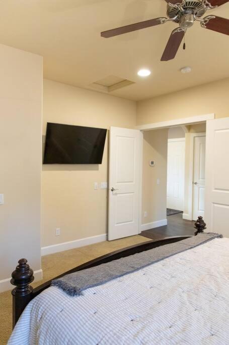 Sunserra Villa! Movie Room, Family Friendly, Bbqs, Pools, Free Golf! Quincy Exterior photo